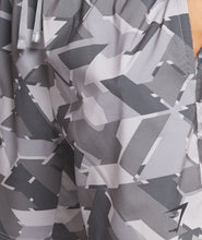 Load image into Gallery viewer, Gymshark Arrival Zip Pocket Shorts - Camo